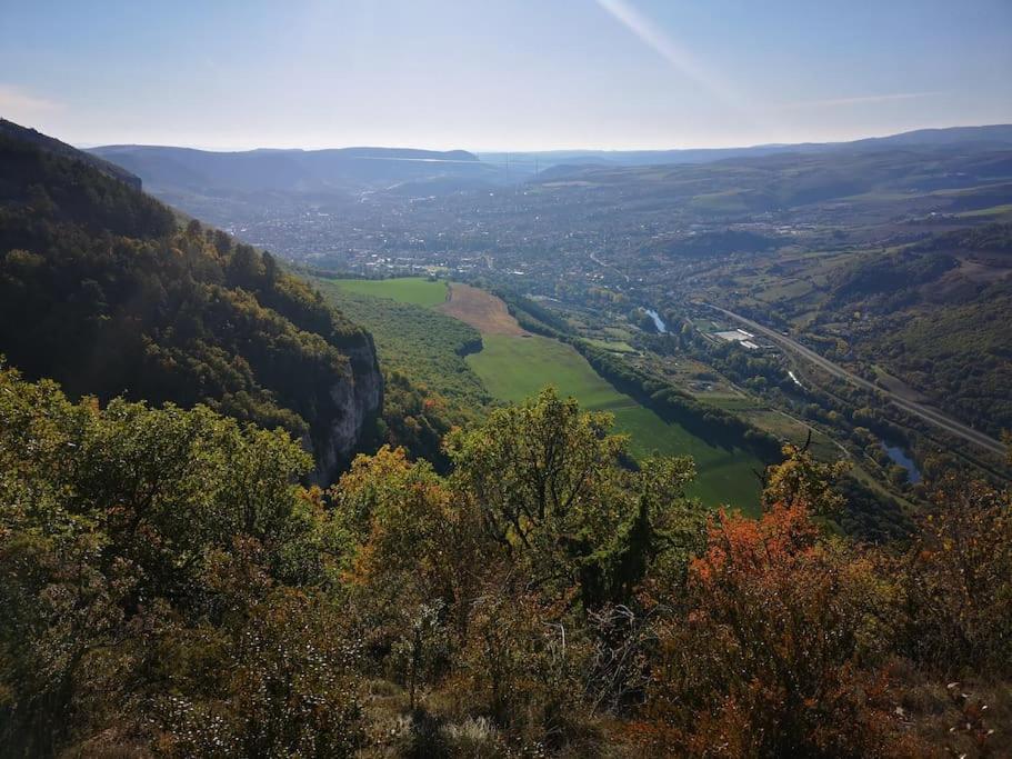 Charmant Logement De Qualite - Centre Ville De Millau Luaran gambar